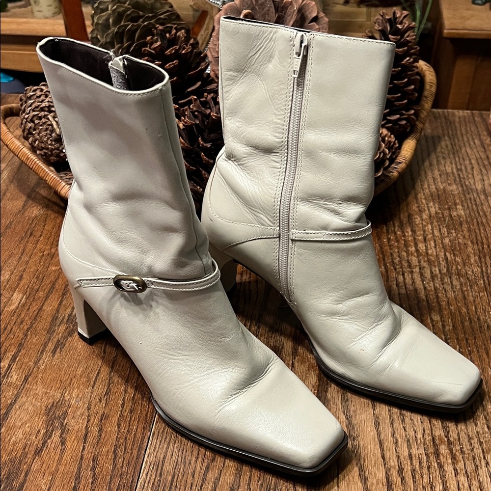 Kim Rogers Leather  Cream Heeled Boots
